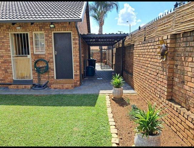 3 BEDROOM HOUSE FOR SALE IN MONTANA PARK